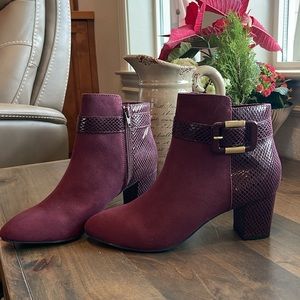 NWOT Karen Scott Women’s Boots